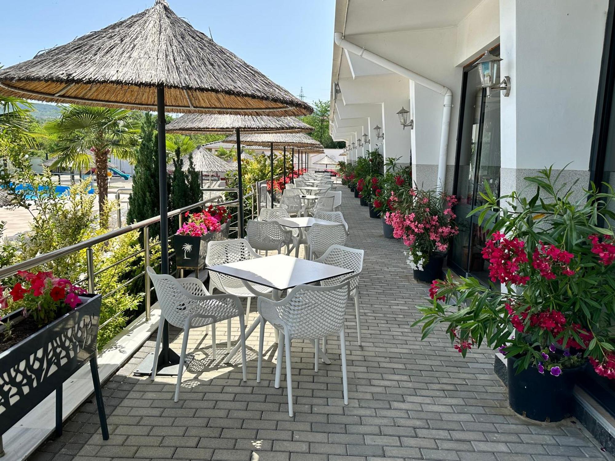 Hotel Aqua Kurdzhali ภายนอก รูปภาพ