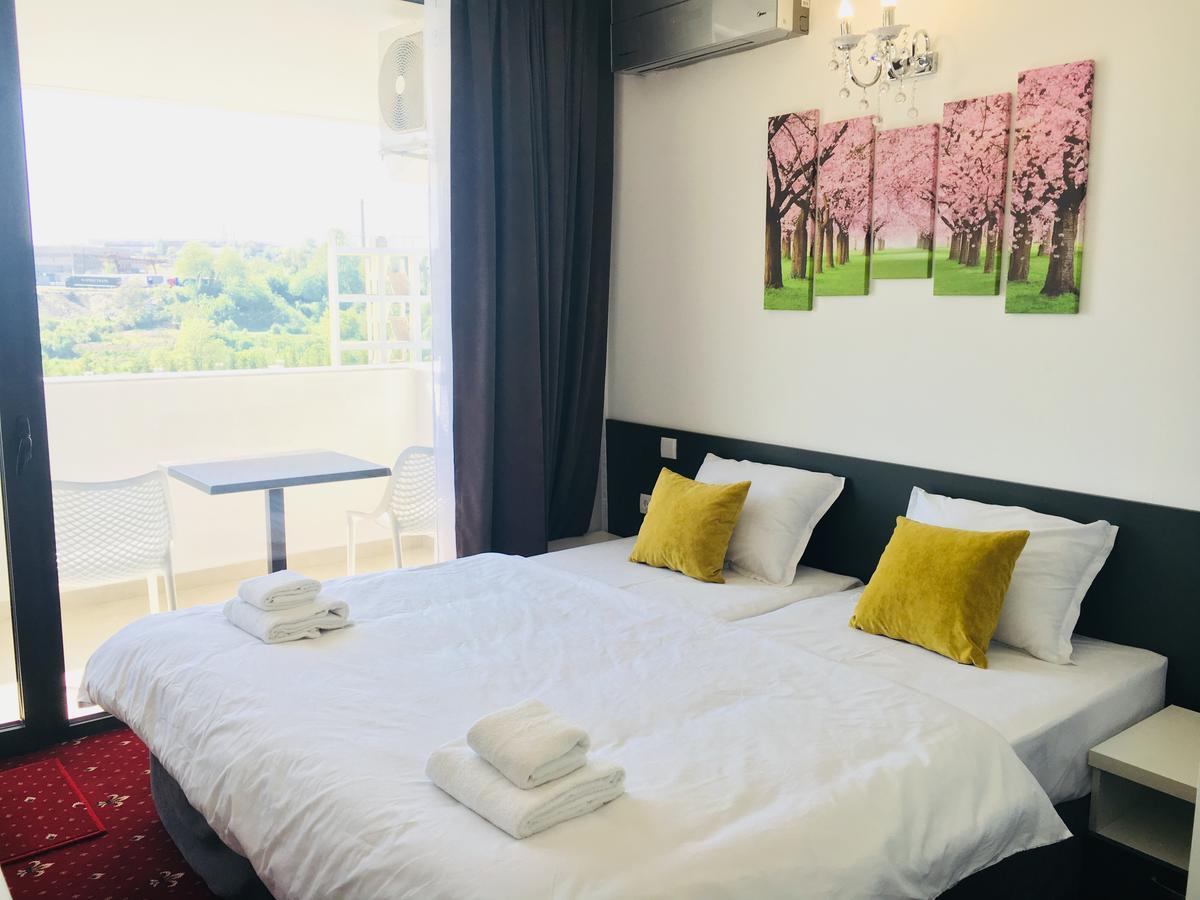 Hotel Aqua Kurdzhali ภายนอก รูปภาพ