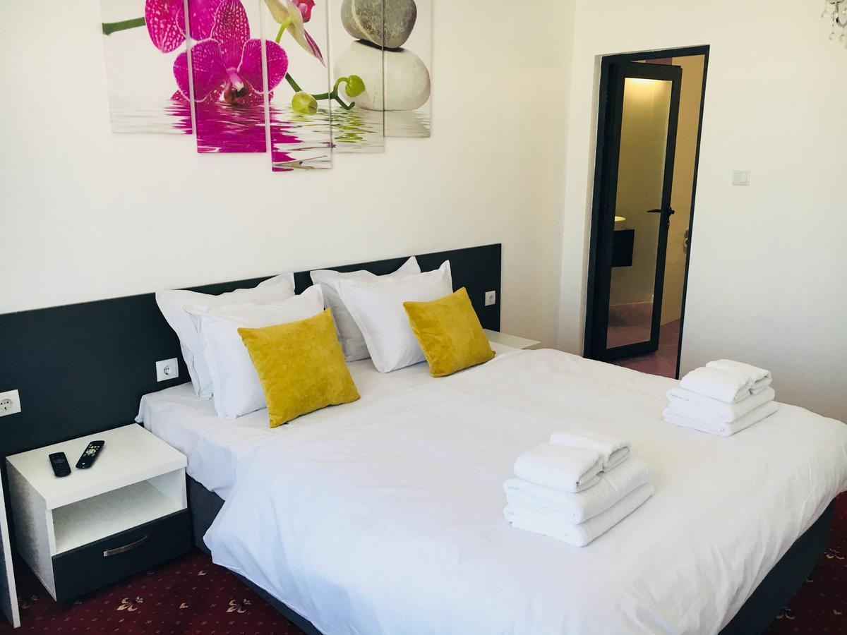 Hotel Aqua Kurdzhali ภายนอก รูปภาพ