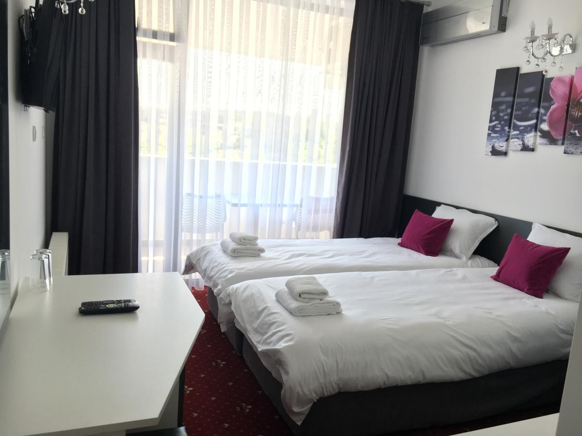 Hotel Aqua Kurdzhali ภายนอก รูปภาพ