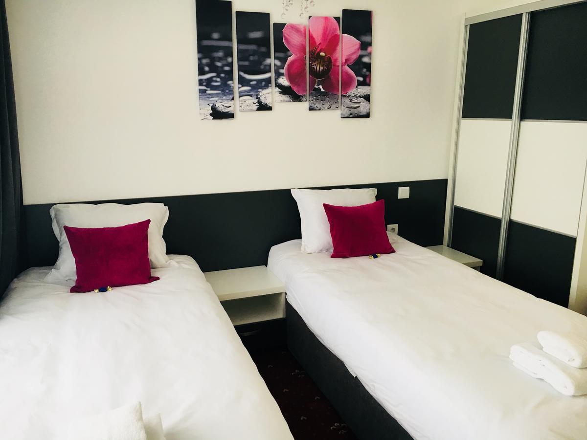 Hotel Aqua Kurdzhali ภายนอก รูปภาพ