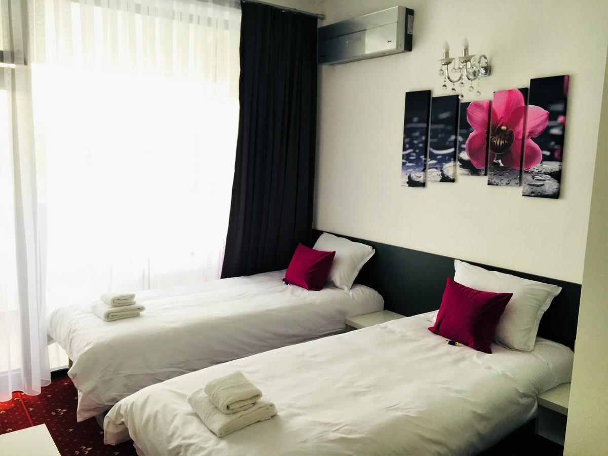 Hotel Aqua Kurdzhali ภายนอก รูปภาพ